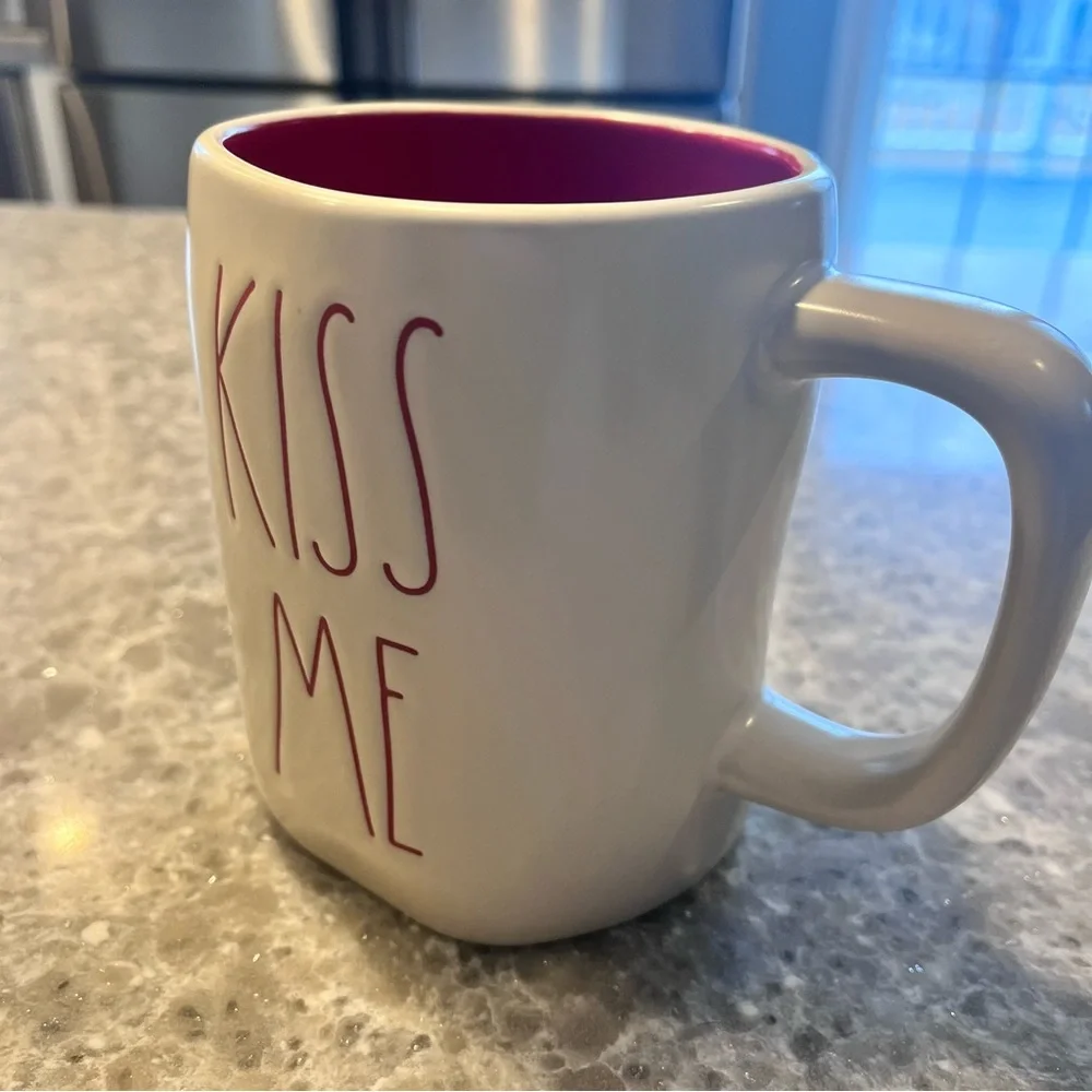 KISS ME RAE DUNN COFFEE MUG VALENTINES DAY NEW
